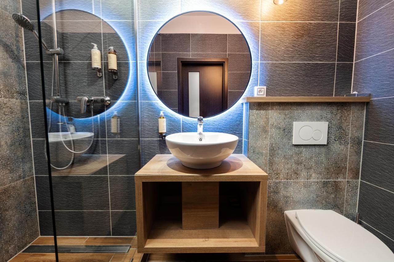 Wine & Wellness Hotel Besedni Dum 瓦尔季采 外观 照片