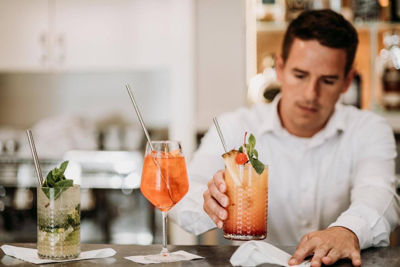 Wine & Wellness Hotel Besedni Dum 瓦尔季采 外观 照片