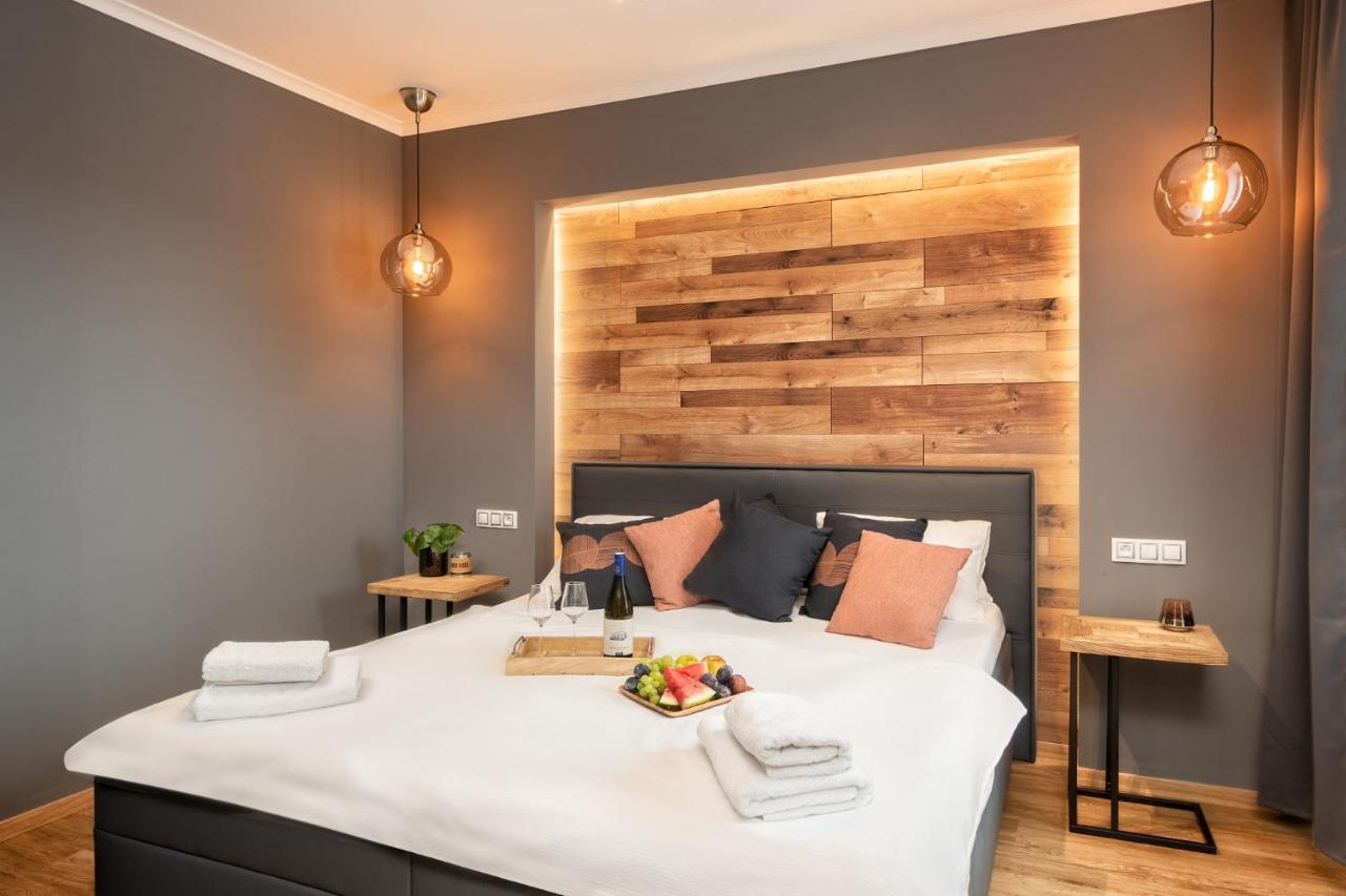 Wine & Wellness Hotel Besedni Dum 瓦尔季采 外观 照片