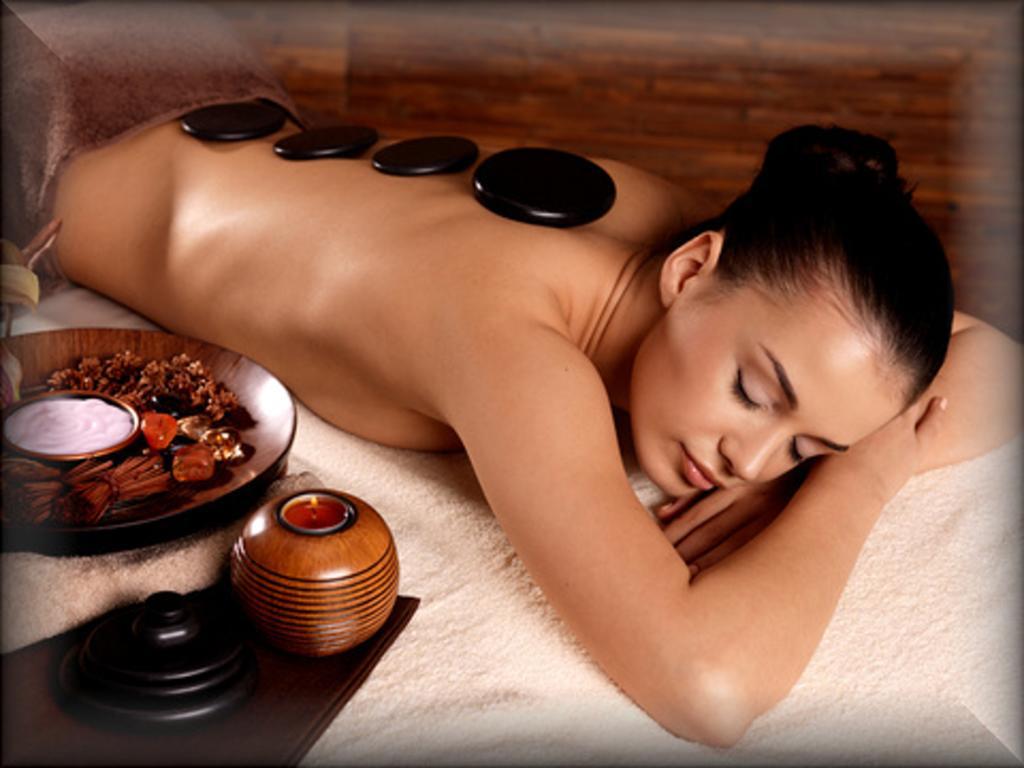 Wine & Wellness Hotel Besedni Dum 瓦尔季采 外观 照片